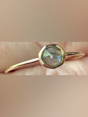 Labradorite Mini Mood Ring in 10k Yellow Gold